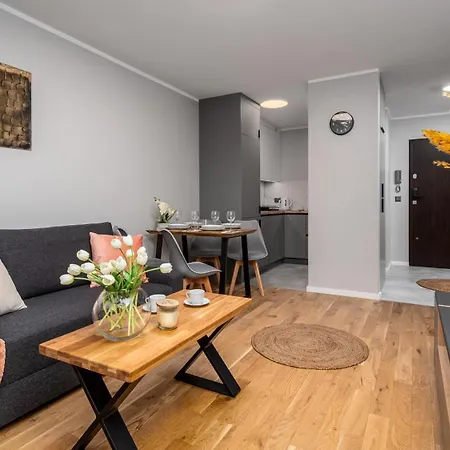 Zlota Centre, Sun & Snow * Warschau