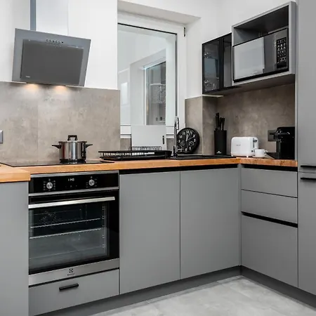 Zlota Centre, Sun & Snow Warschau