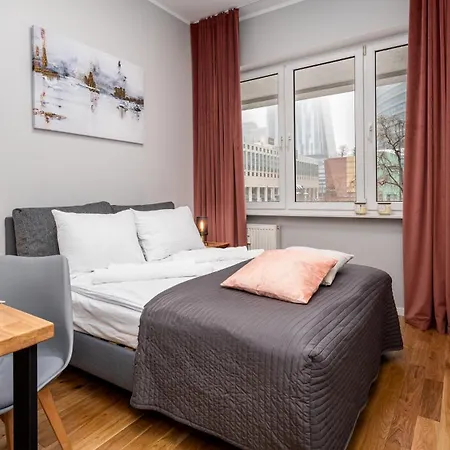 Zlota Centre, Sun & Snow * Warschau