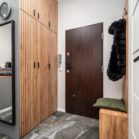 Zlota Centre, Sun & Snow * Warschau