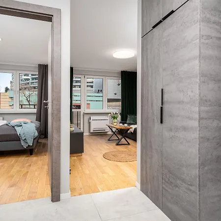 Zlota Centre, Sun & Snow * Warsaw