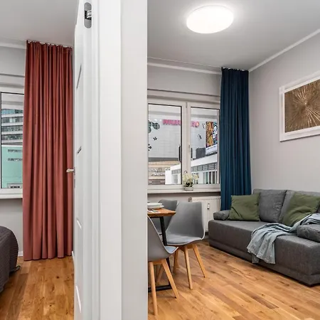 Zlota Centre, Sun & Snow * Варшава