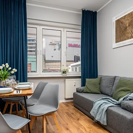 Zlota Centre, Sun & Snow * Варшава